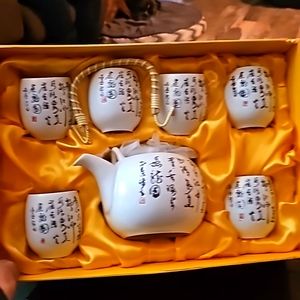 Hand-made chineese custom ceramic tea pot and 6 cups